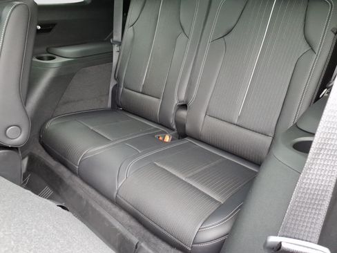 New 2027 Cadillac Vistiq Luxury w/ LPO, Floor Liner Package AWD/4WD image 11
