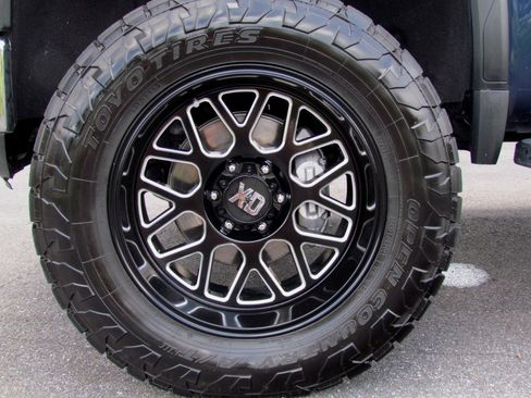 Used 2020 GMC Sierra 1500 SLE w/ SLE Value Package image 16