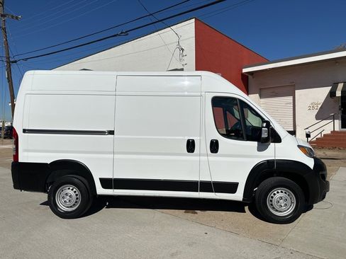 Used 2024 RAM ProMaster 1500 w/ Convenience Group image 8