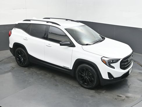 Used 2020 GMC Terrain SLE w/ Driver Convenience Package FWD image 29