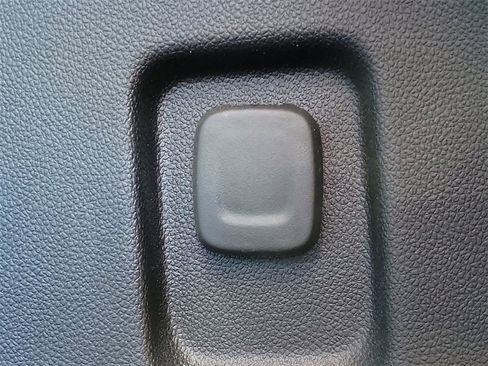 Used 2023 Chevrolet Blazer RS w/ Enhanced Convenience Package image 9