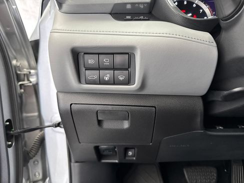 Used 2021 Toyota Highlander Limited AWD/4WD image 35