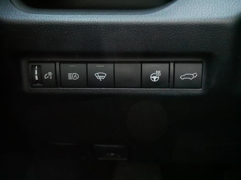Certified 2022 Toyota RAV4 XLE Premium AWD/4WD image 27