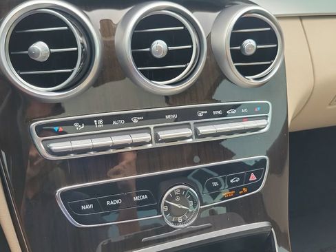 Used 2019 Mercedes-Benz C 300 4MATIC Sedan image 19