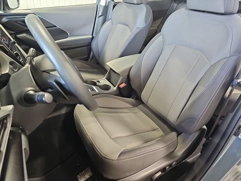 Used 2025 Subaru Crosstrek 2.5i Premium AWD/4WD image 14