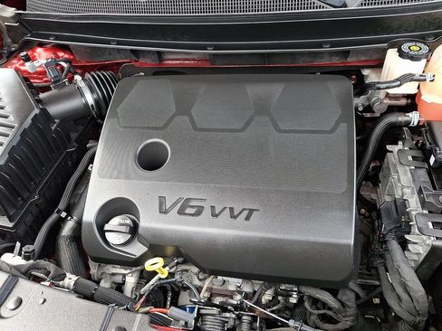 Used 2023 Chevrolet Traverse LT FWD image 30