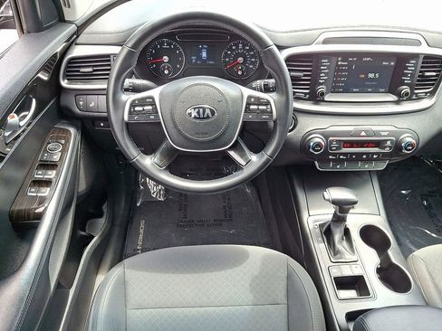 Used 2020 Kia Sorento S FWD image 12