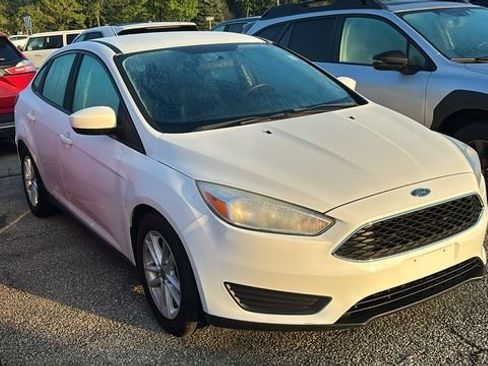 Used 2018 Ford Focus SE FWD image 24
