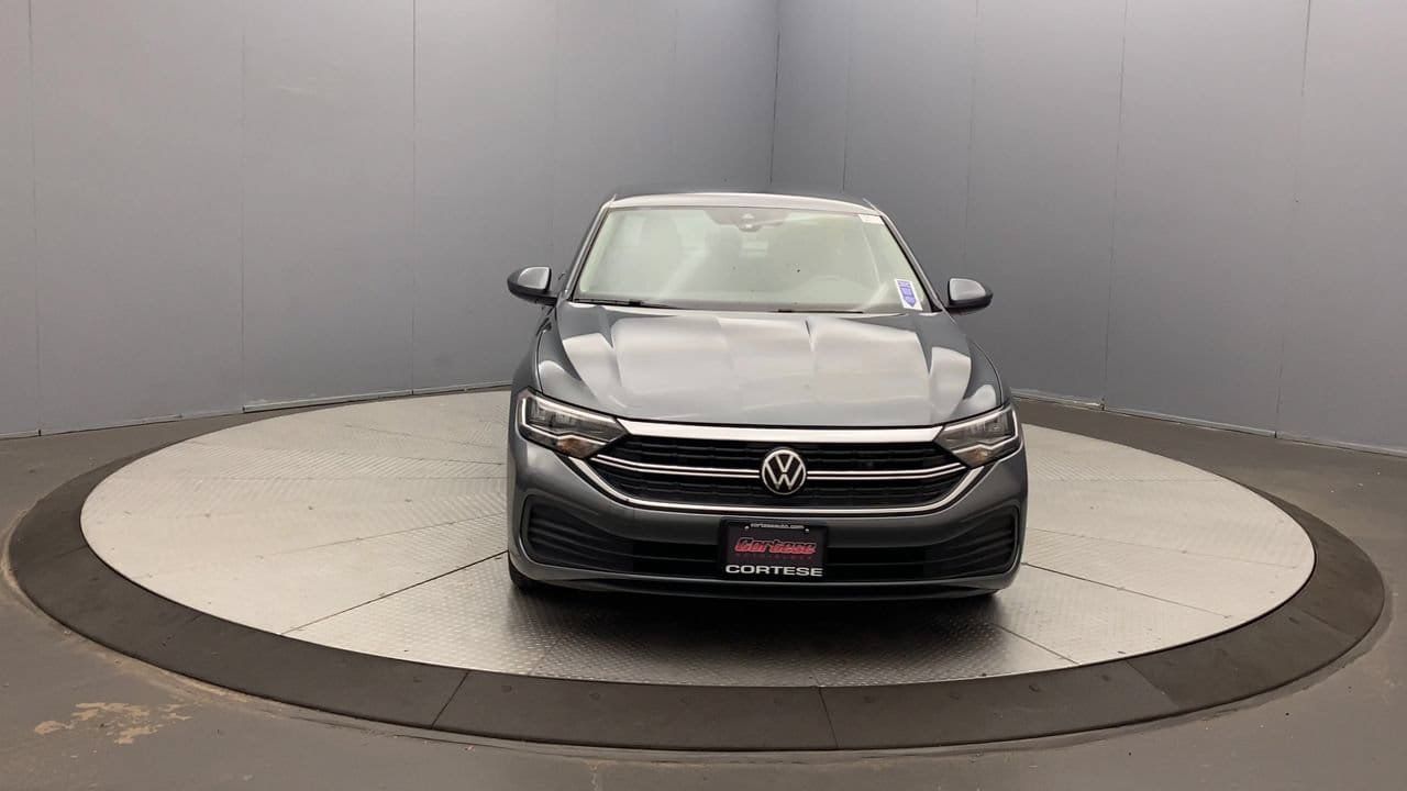 Used 2024 Volkswagen Jetta SE FWD image 8