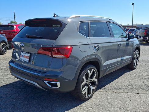 Used 2022 Volkswagen Taos SEL w/ Panoramic Sunroof Package AWD/4WD image 6