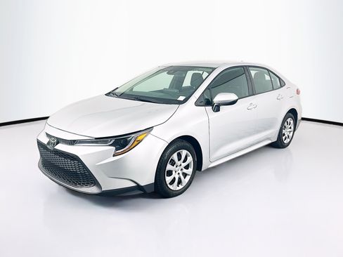 Used 2021 Toyota Corolla LE w/ Carpet Mat Package (TMS) FWD image 3