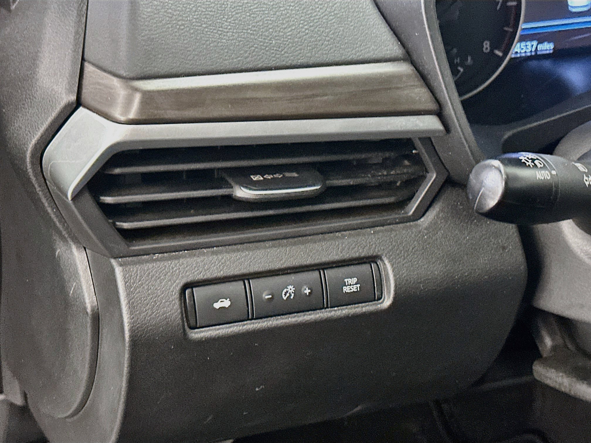 Used 2025 Nissan Altima 2.5 SV FWD image 17