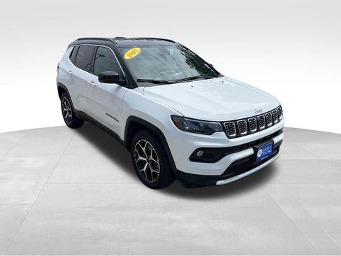 Used 2025 Jeep Compass Limited AWD/4WD image 9