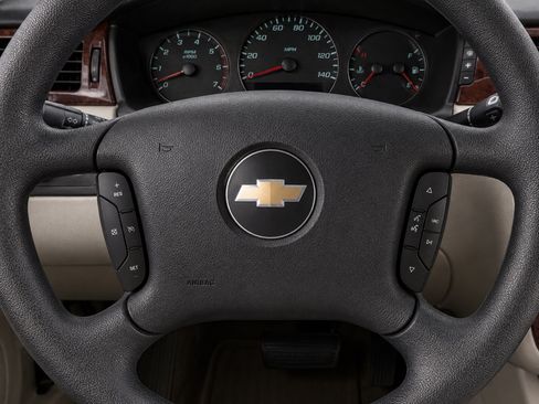 Used 2007 Chevrolet Impala LS FWD image 16