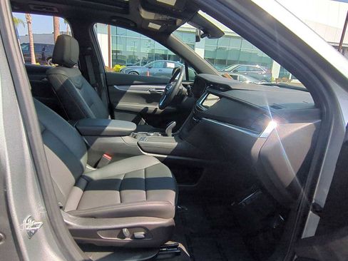 Used 2025 Cadillac XT6 Luxury image 27