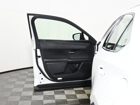 Used 2022 Lexus UX 200 w/ Accessory Package (Z2) image 26