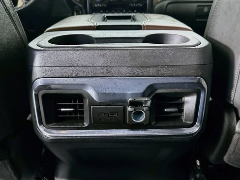 Used 2022 Chevrolet Silverado 1500 High Country w/ Technology Package AWD/4WD image 22
