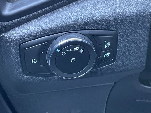 Used 2020 Ford EcoSport Titanium image 25