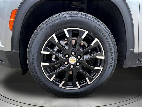 Used 2025 Chevrolet Traverse LT w/ Sun and Wheel Package AWD/4WD image 33