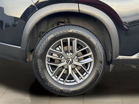 Used 2024 Nissan Rogue S image 36