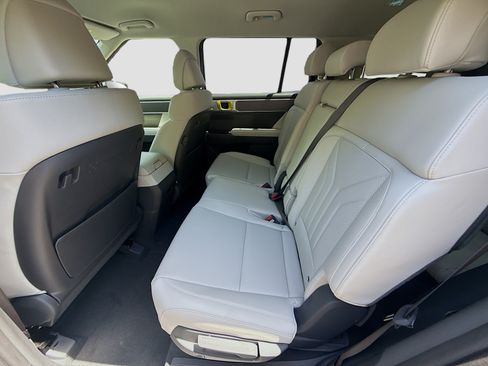 New 2026 Hyundai Santa Fe SEL FWD image 17