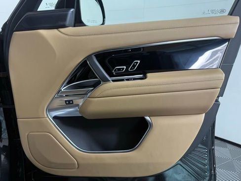 New 2025 Land Rover Range Rover Long Wheelbase SE image 21