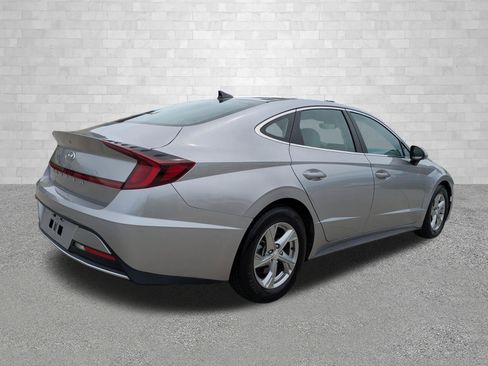 Used 2020 Hyundai Sonata SE FWD image 2