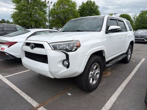 Used 2018 Toyota 4Runner SR5 Premium image 3