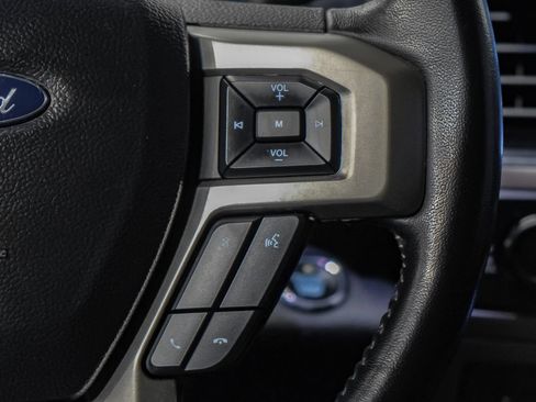 Used 2022 Ford F250 Lariat w/ Black Appearance Package AWD/4WD image 17