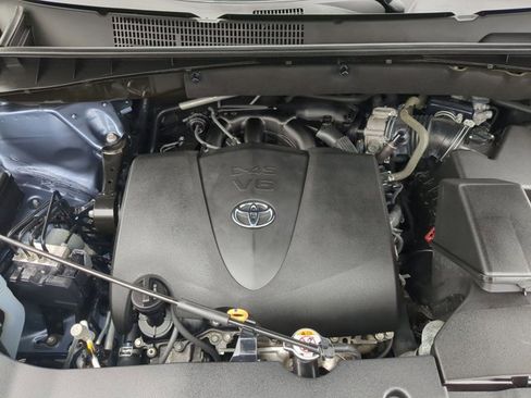 Used 2019 Toyota Highlander LE image 28