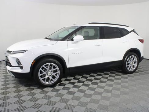 Used 2023 Chevrolet Blazer LT w/ Convenience Package image 2