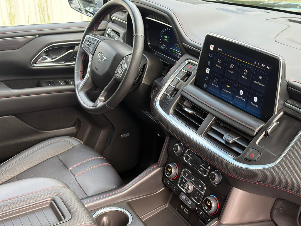 Used 2022 Chevrolet Suburban RST w/ Luxury Package AWD/4WD image 11