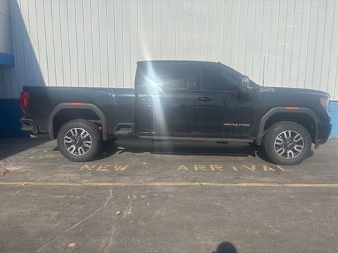 Used 2022 GMC Sierra 2500 AT4 w/ AT4 Premium Plus Package image 2