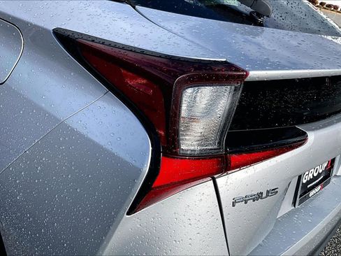 Used 2019 Toyota Prius LE w/ Carpet Mat Package image 27