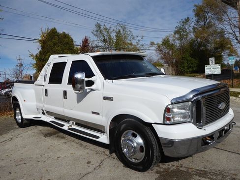 Used 2006 Ford F350 Lariat image 1