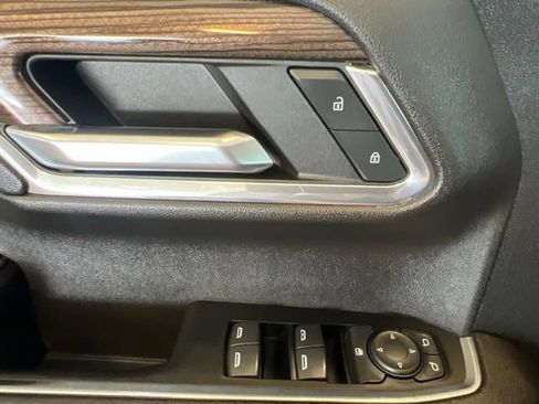 Used 2022 Chevrolet Silverado 1500 LT w/ Protection Package AWD/4WD image 39