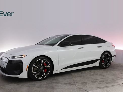 Used 2025 Audi S6 e-tron Premium Plus w/ Premium Plus AWD/4WD image 18
