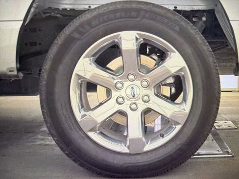 Used 2021 Ford F150 Lariat w/ Equipment Group 502A High AWD/4WD image 9
