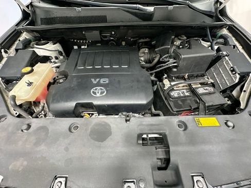Used 2010 Toyota RAV4 Limited AWD/4WD image 25