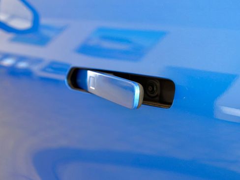 Used 2025 Chevrolet Equinox EV LT w/ Convenience Package II image 13