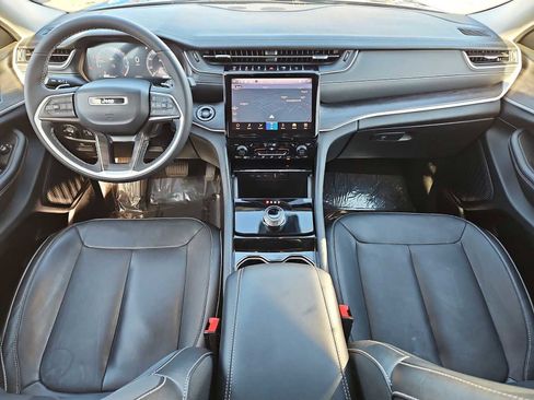 Used 2023 Jeep Grand Cherokee Limited image 15