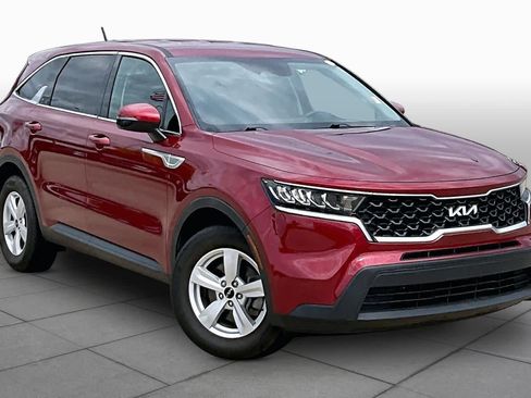 Used 2022 Kia Sorento LX FWD image 2