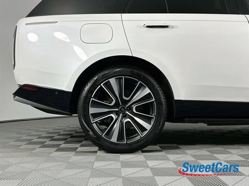 Used 2025 Land Rover Range Rover SE AWD/4WD image 50