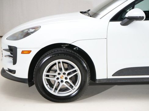Used 2020 Porsche Macan image 3