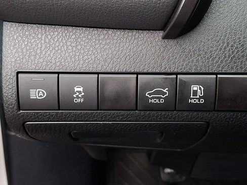 Used 2023 Toyota Camry SE FWD image 17