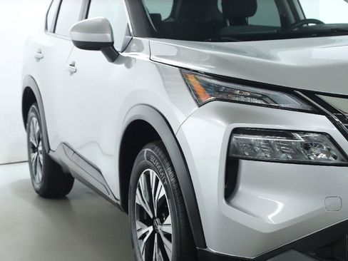 Used 2023 Nissan Rogue SV image 8