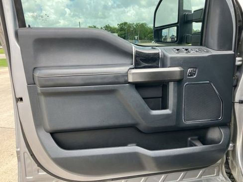 Used 2022 Ford F250 Platinum w/ FX4 Off-Road Package AWD/4WD image 23