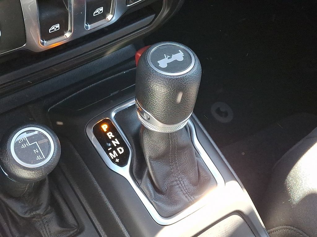 Used 2021 Jeep Wrangler Sport AWD/4WD image 16
