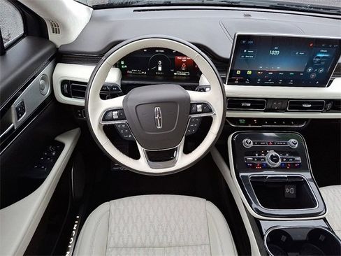 Used 2022 Lincoln Nautilus Black Label w/ Class II Trailer Tow Package image 11