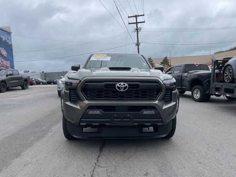 Certified 2025 Toyota Tacoma TRD Sport AWD/4WD image 5